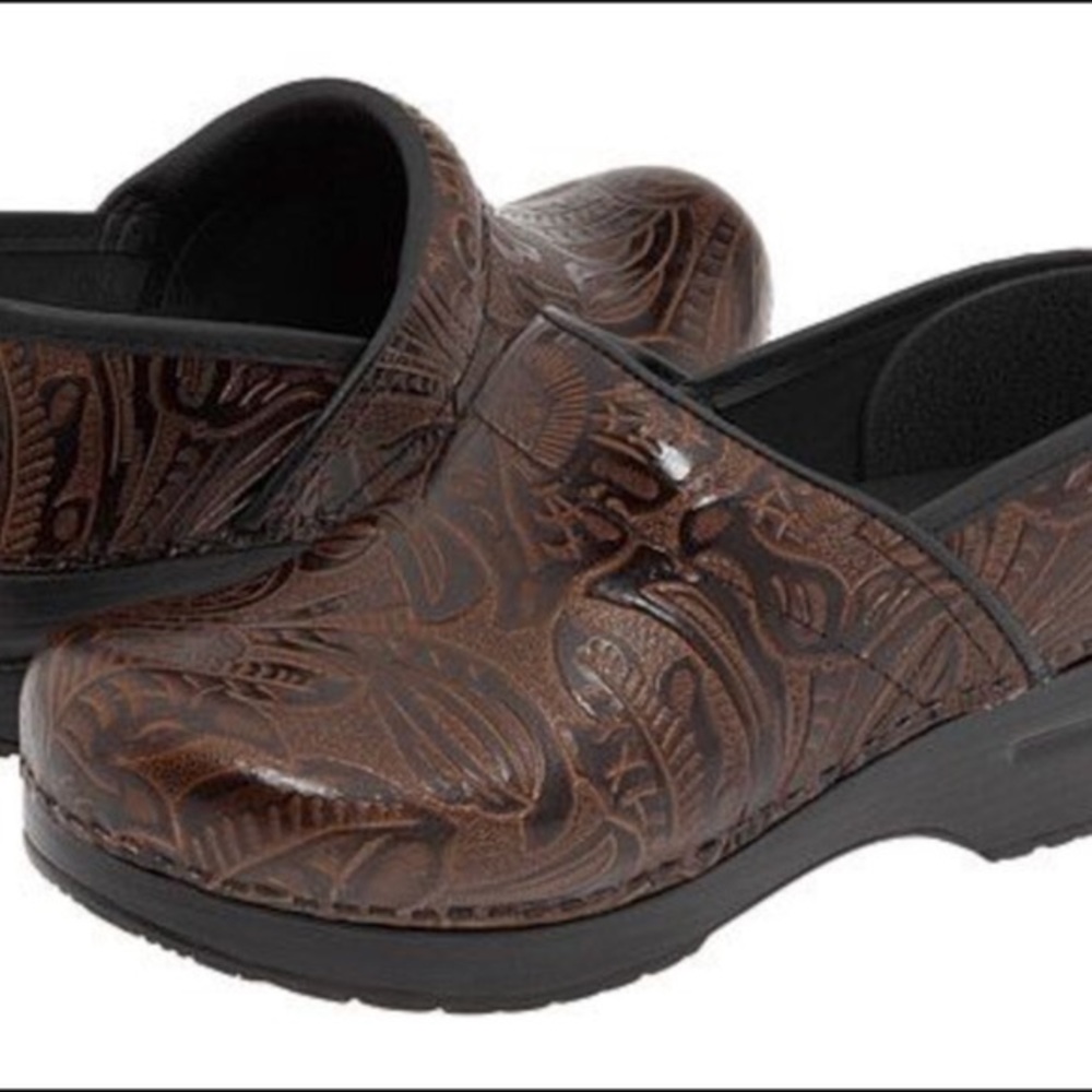 DANSKO CLOGS